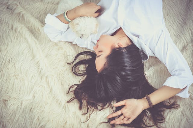 How Long Should You Sleep Grounded? What Science and Practice Suggest
