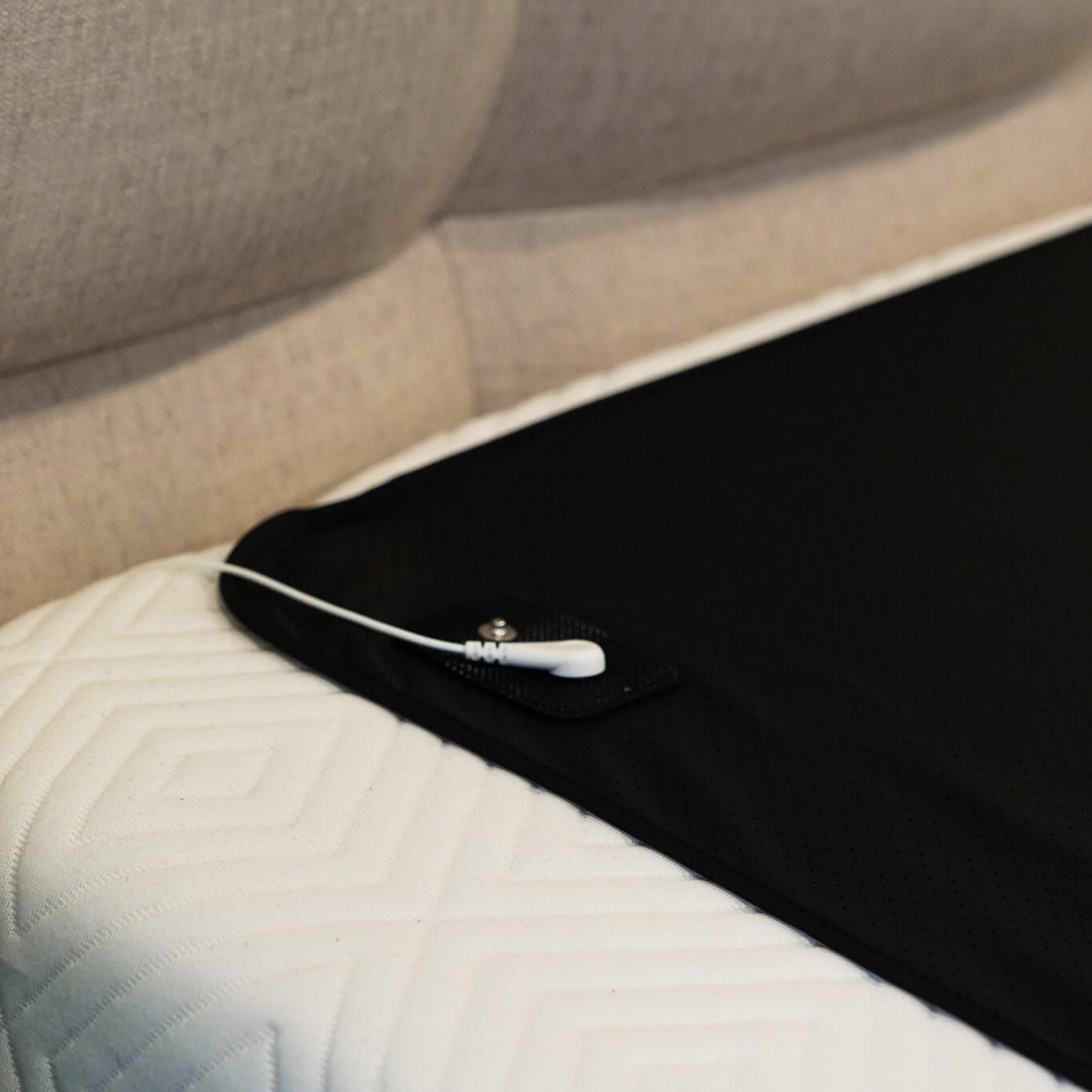 Earthbound™ Grounding Mattress Cover + Free Ground Tester