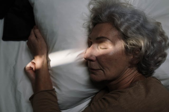 Neutral Perspectives: What Sleep Foundation &amp; Others Say About Grounding