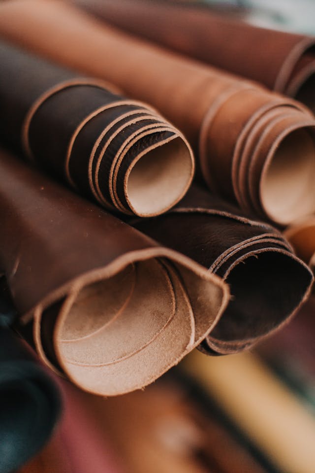 PU/Carbon vs Silver-Thread vs Stainless Steel: Which Conducts Best?